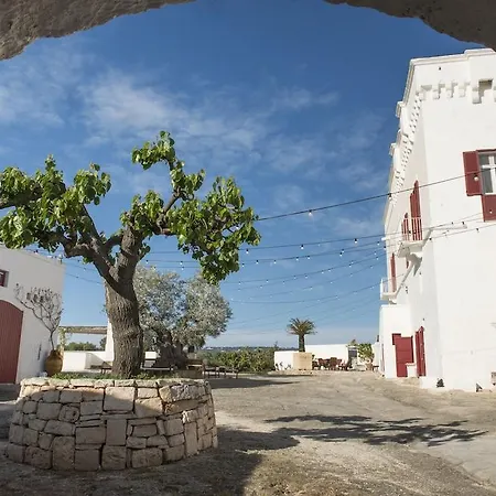 فندق Masseria Torre Coccaro 5*